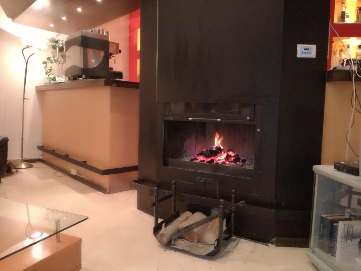 Four Seasons Hotel Trilofo  Luaran gambar